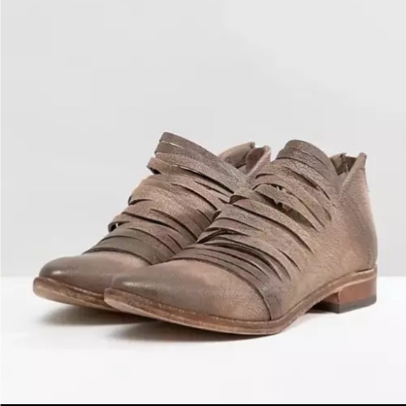 Free People “Lost Valley” Leather Ankle Boot Distressed Straps in Grayish Tan 40 - Picture 15 of 16